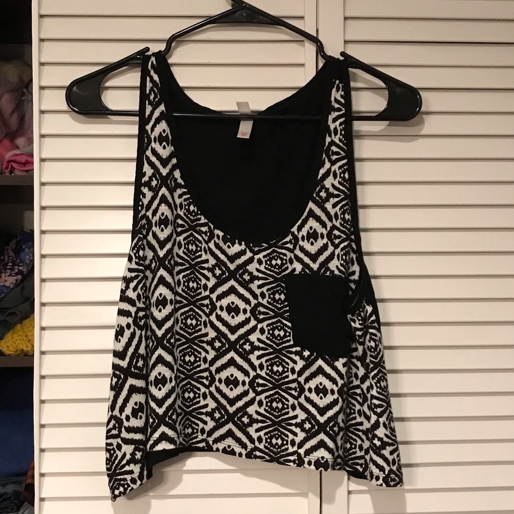 Xhilaration Crop Top